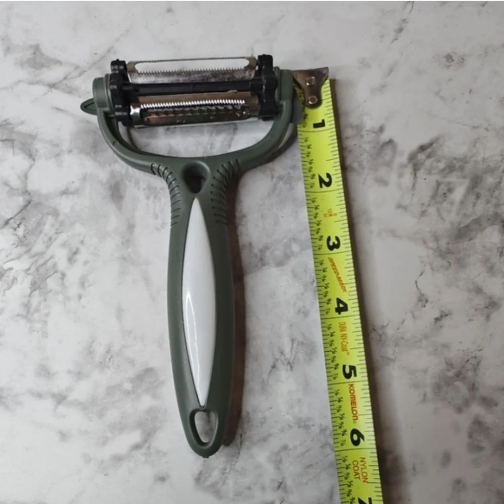 3-in-1 Rotatable Multi-Blade Kitchen Peeler - Serrated, Julienne, Straight